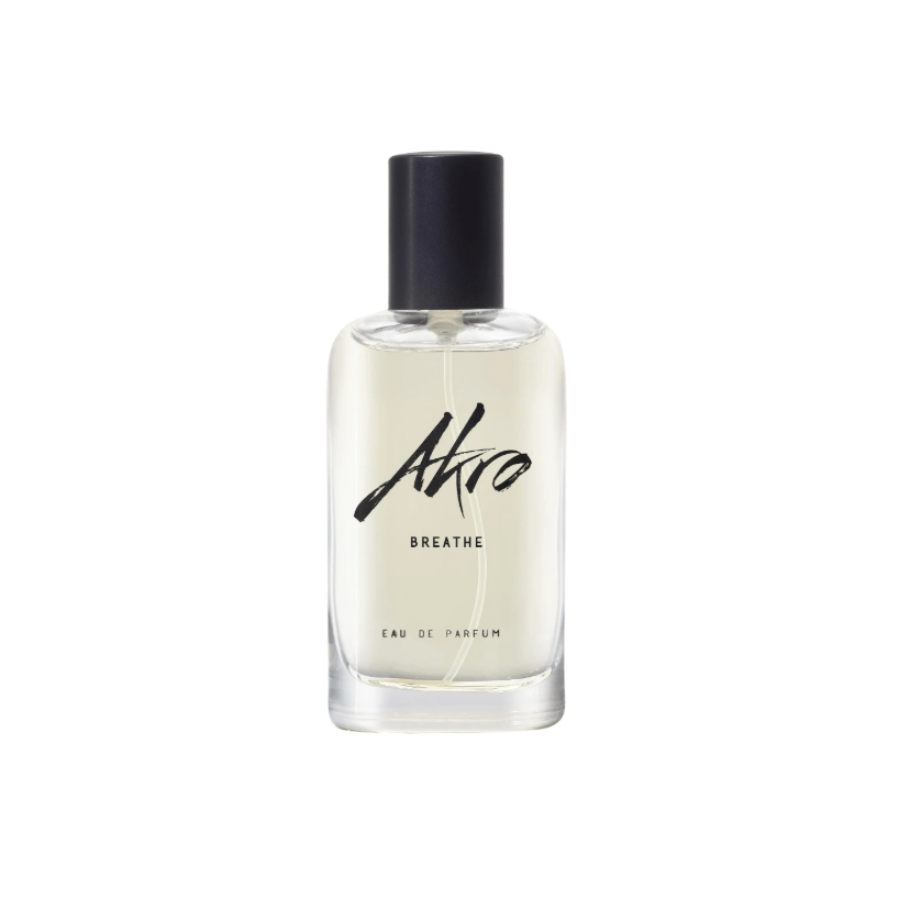 "Bottiglia di profumo Breathe di Akro da 30 ml, fragranza unisex fresca e ariosa con note di eucalipto, menta e muschio bianco, su sfondo pulito e minimalista."